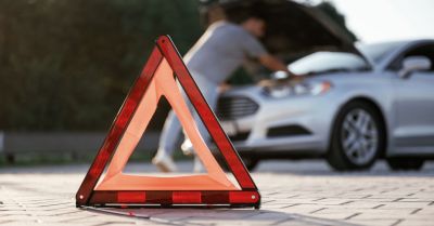 Ojciec i syn zginęli podczas zmiany koła w aucie; areszt dla 31-latka